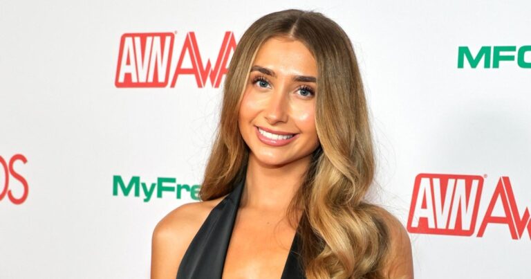 Lily Phillips’ Dad Admits He’d Sell Their House to Get Her to Stop OnlyFans