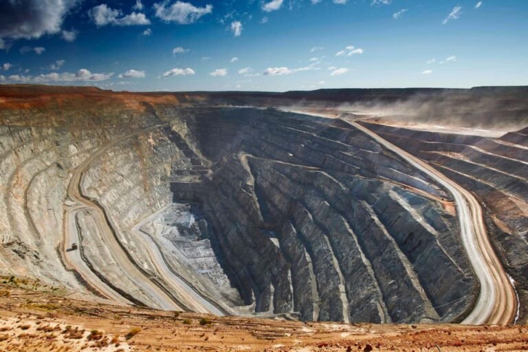 Microwaving rocks could help mining operations pull CO2 out of the air