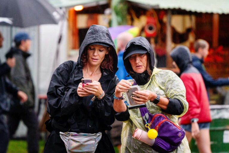 Why are weather forecasting apps so terrible?