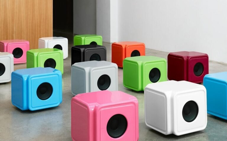 Colorful Cubist Audio Designs : AA67 speaker