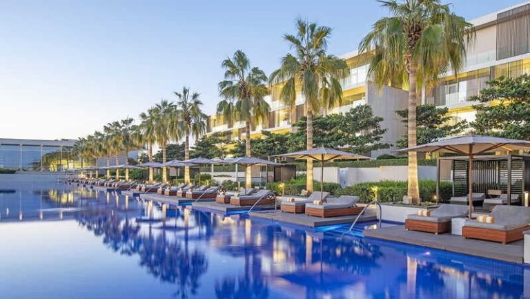 Clean the Sky – Luxurious UAE Eco Resorts