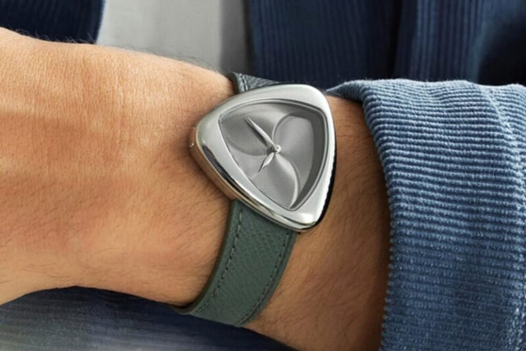 Hypnotic Triangular Timepieces : Anoma A1 Optical