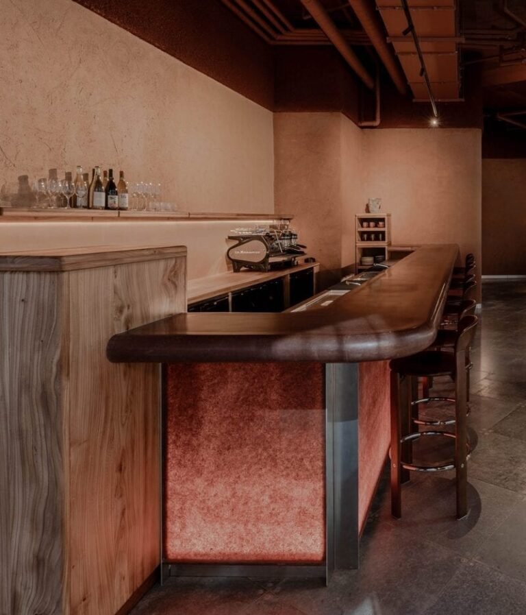 Artful Warm Interior Restaurants : ara restaurant