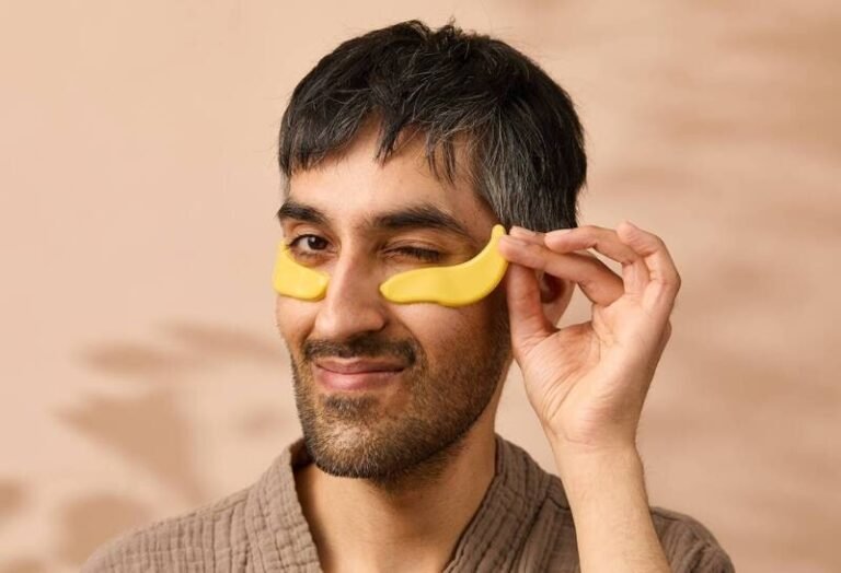 Banana-Shaped Eye Masks : Banana Split Eye Pads