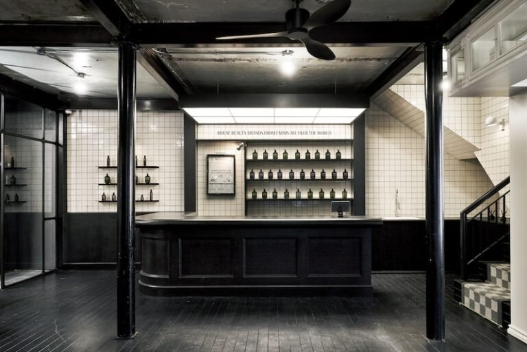 Seoul-Specific Personalized Retail Experiences : Brand Experience Space
