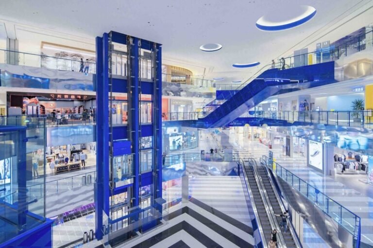 Balanced Retail Atmosphere : Capitamall Skyview