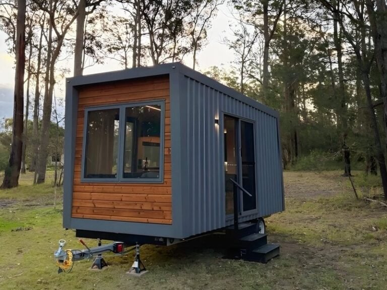 Compact House Getaways : Chipper BNB