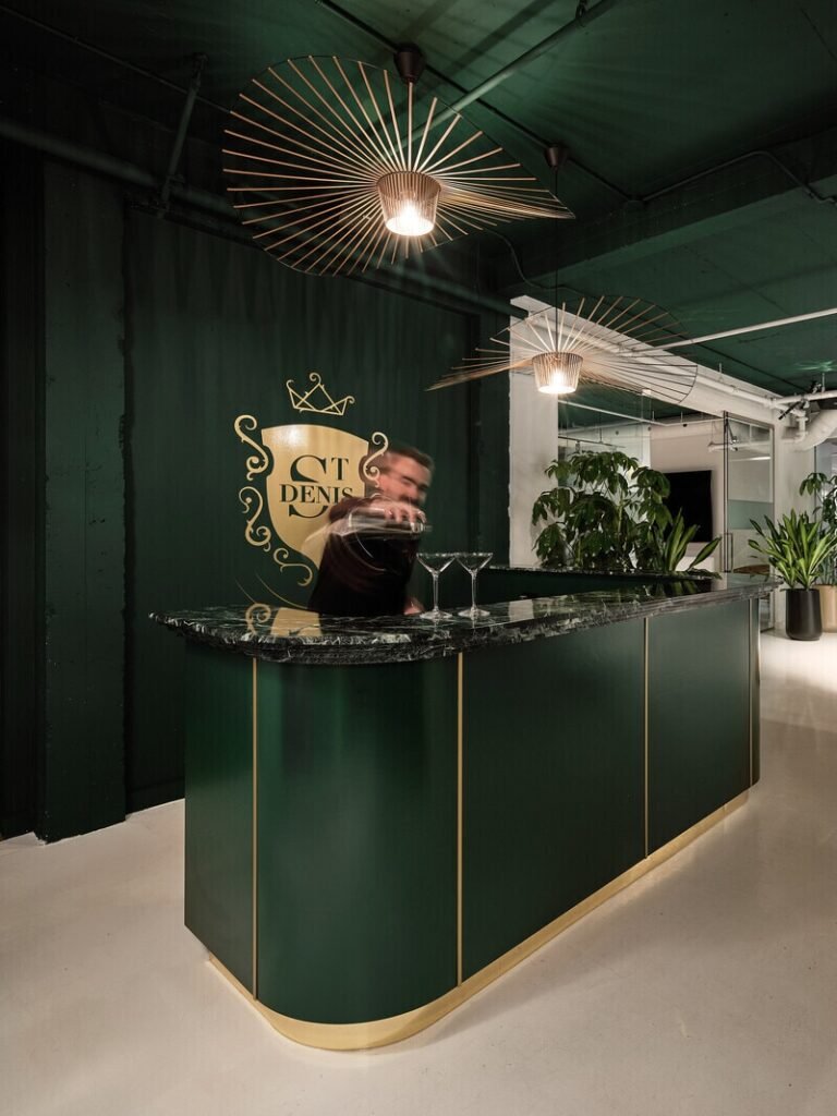 Exclusivity-Promoting Sophisticated Interior Designs : Club Saint-Denis