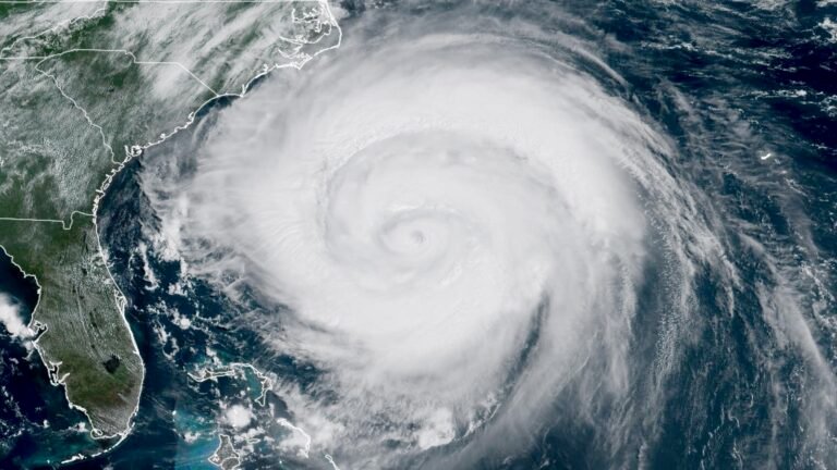 Strengthening Hurricane Erin on course to recurve out to sea » Yale Climate Connections