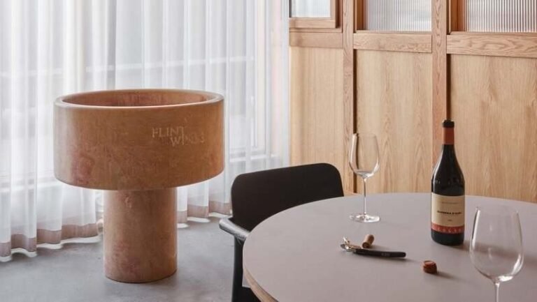 Adaptive Wine Workspaces : Flint Wines office