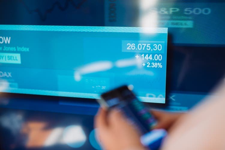 Biggest stock movers today: Crypto stocks, AI, and more (NYSE:AI)