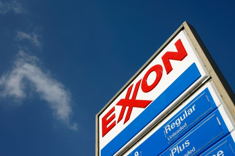 Exxon to reconfigure Baytown complex to boost diesel, base stock production (XOM:NYSE)