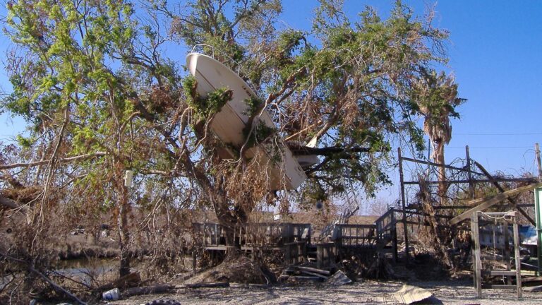 What happens to New Orleans’ levees when a Category 4 hurricane hits? » Yale Climate Connections