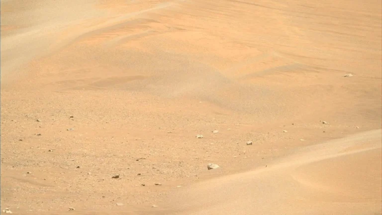 Strange ripples frozen in Mars’ sands could hold keys to human survival
