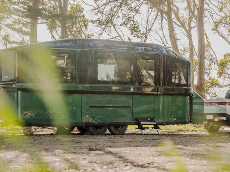 Off-Grid Solar Camping Trailers : Lightship AE.1