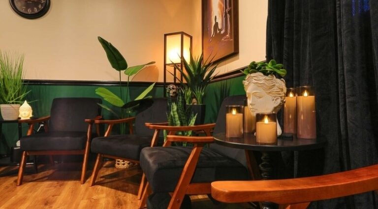 Teen-Focused Mental Health Services : Living Room at Princeton