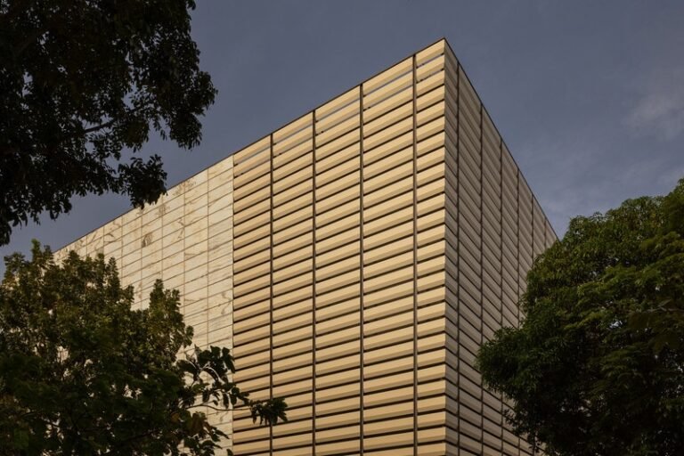 Cutting-Edge Luxury Vault Designs : MonoLab Studio