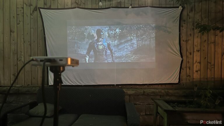 Don’t buy a battery-powered projector without knowing this
