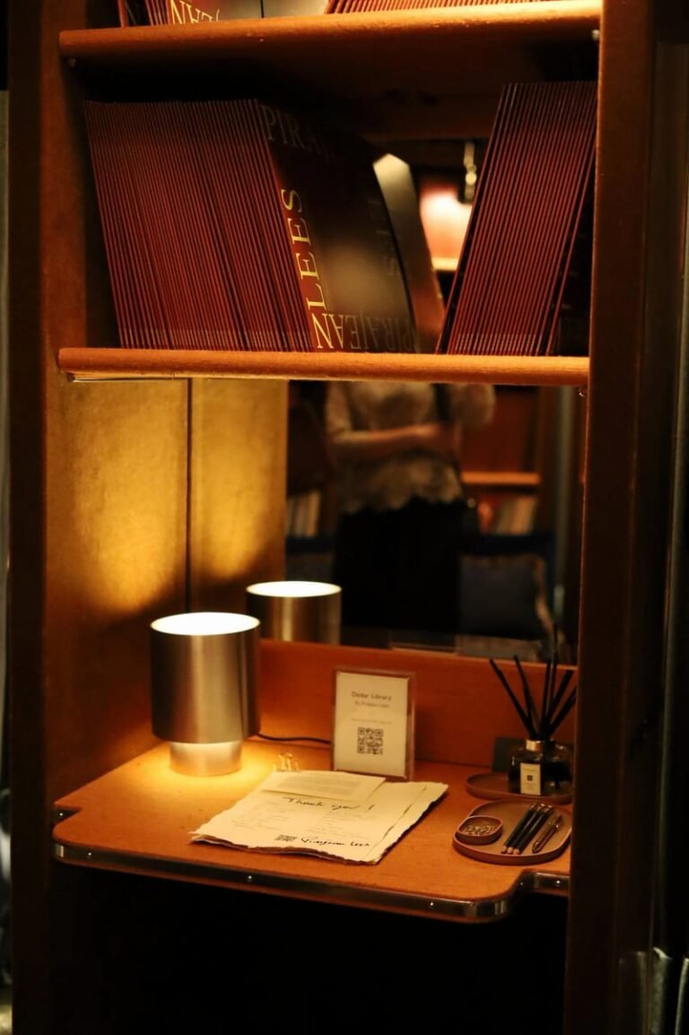 Artisan Furniture Debut : Pirajean Lees
