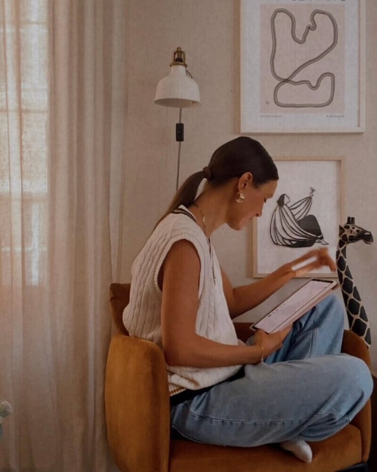 Artist-Approved Intricate Wallpaper Designs : Printed Decor