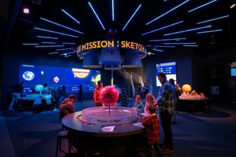 Space Exploration Experiences : Space Center Houston
