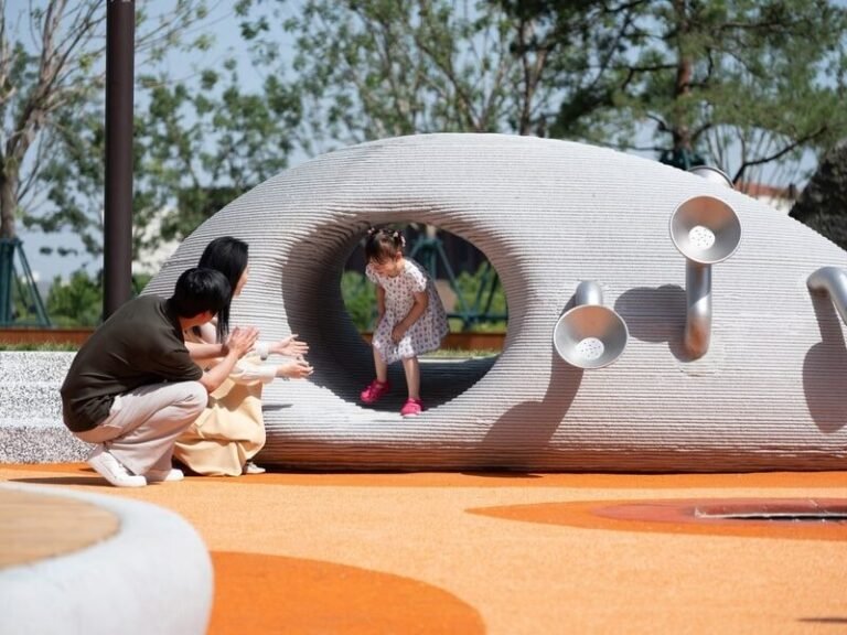 Organic Urban Playgrounds : the boulder park