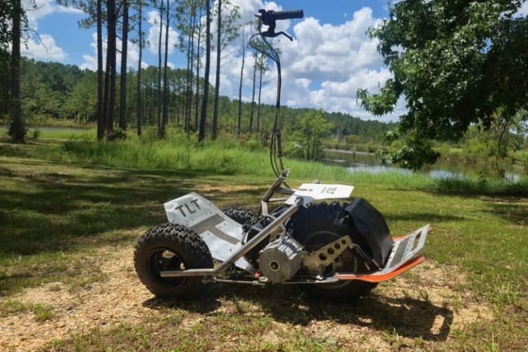 Triple-Wheeled Steel Electric Scooters : TLTBoard Gorilla
