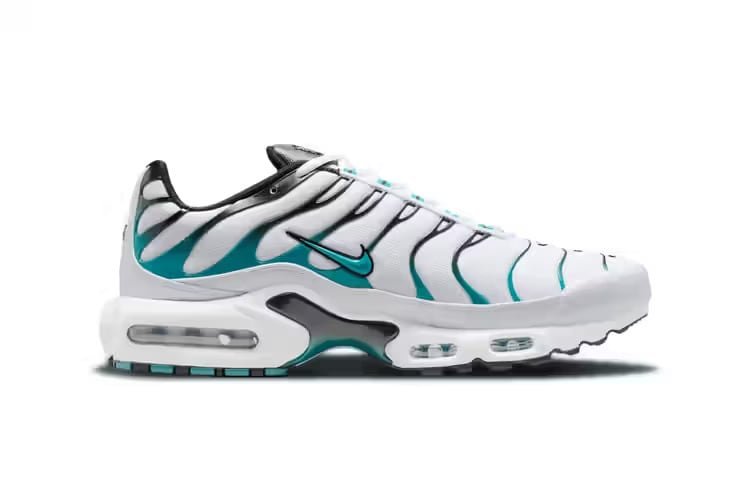 Bold Tonal Sneaker Revivals : turbo green