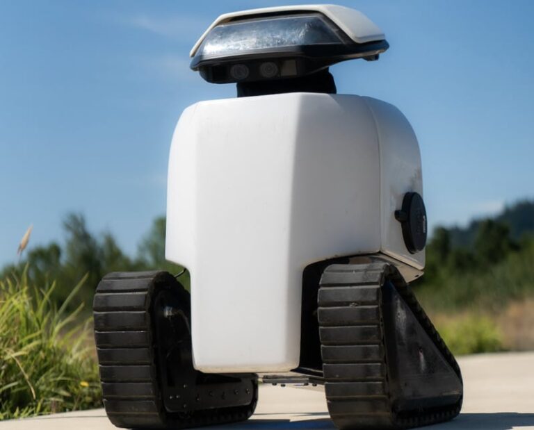 Autonomous Urban Service Robots : Urban Service Robot