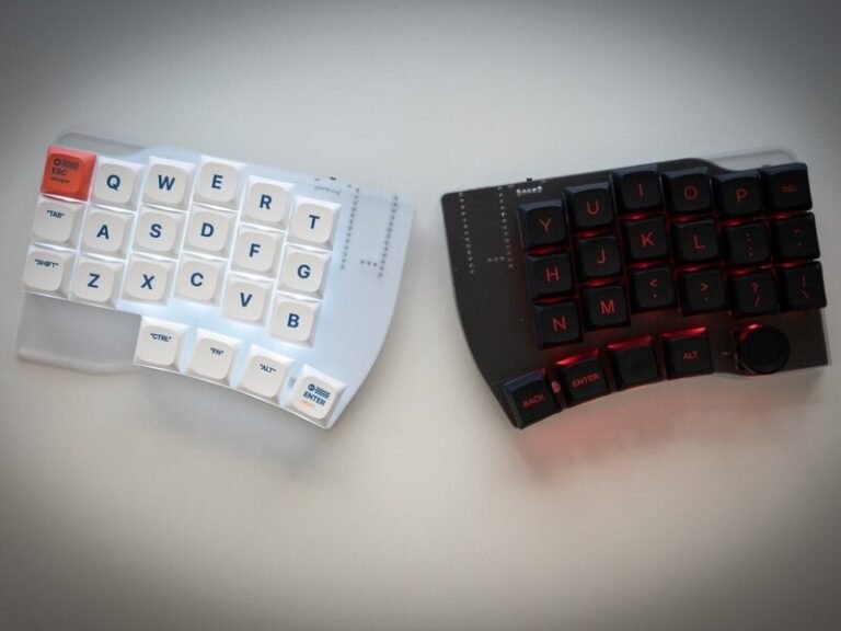 Sleek Wireless Split Keyboard : wing45
