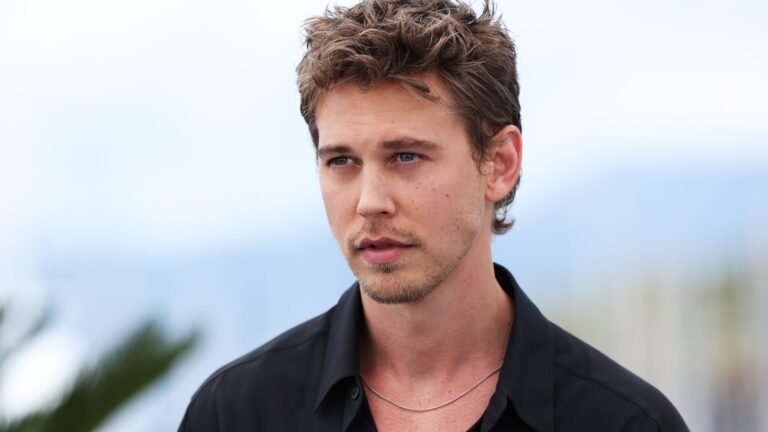 Austin Butler & Emily Ratajkowski: Flaunting Alleged Relationship?