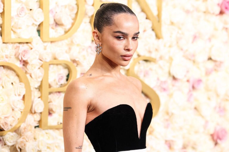 Zoë Kravitz Calls Out the Problem With Beloved ’90s Sitcoms Like ‘Friends’