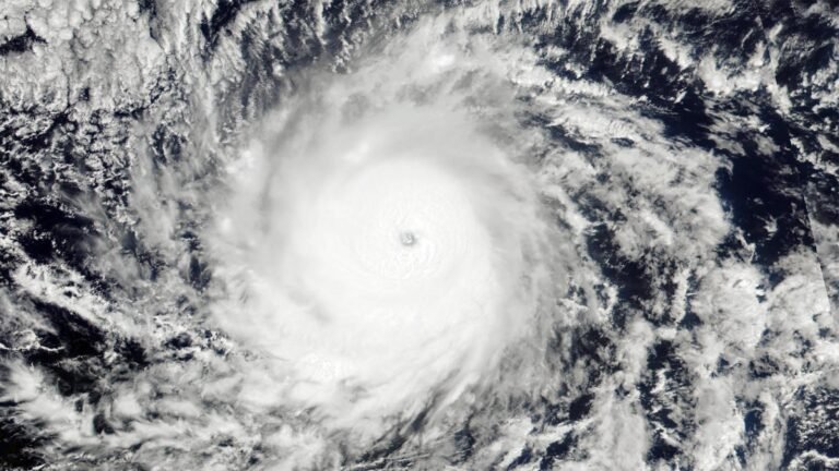 Another round of weird peak-season quiet in the Atlantic tropics » Yale Climate Connections