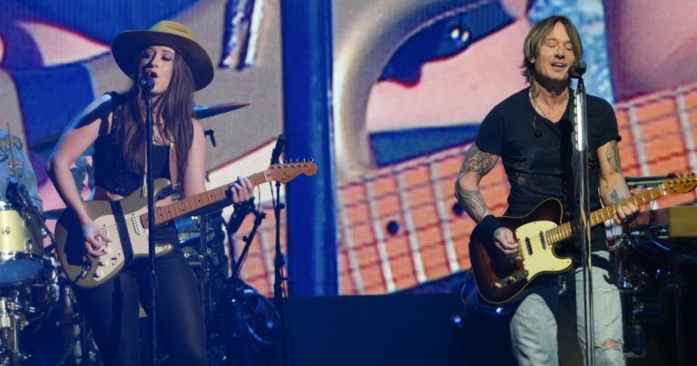 Keith Urban Seems to Sing Love Lyric to Guitarist Months Before Divorce