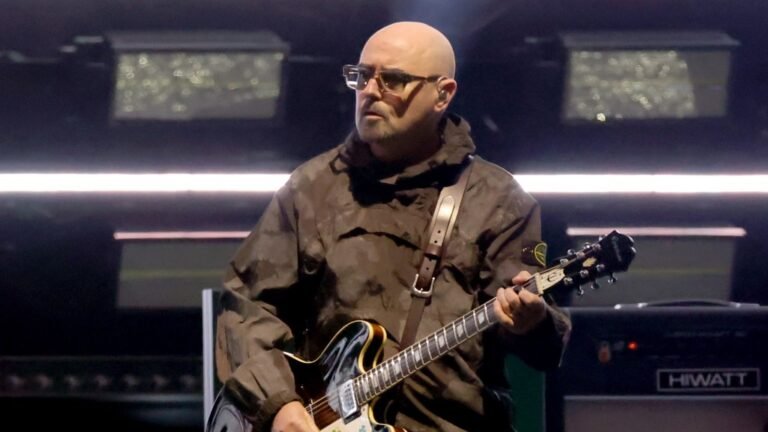 Oasis’ Paul Arthurs Steps Away From Tour For Cancer Treatment