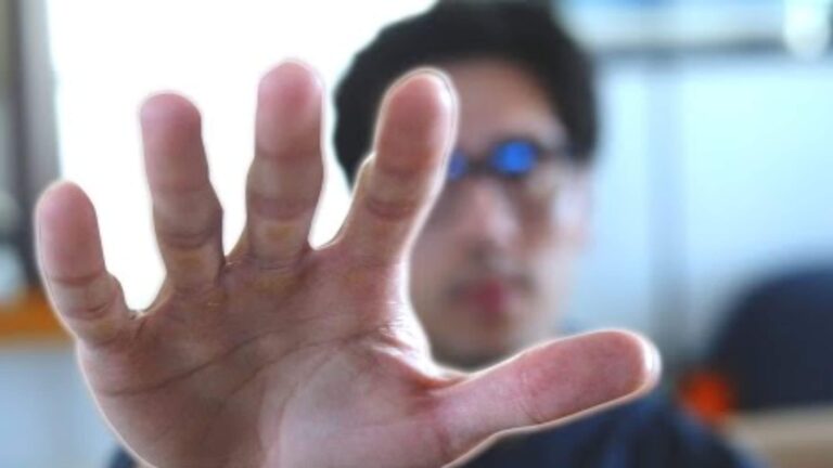 Make your photos look 3D with foreshortening