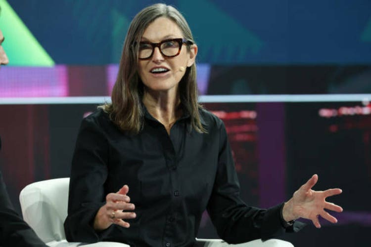 Cathie Wood's Ark Invest weekly recap: sheds shares in Palantir Technologies, Shopify, Roblox