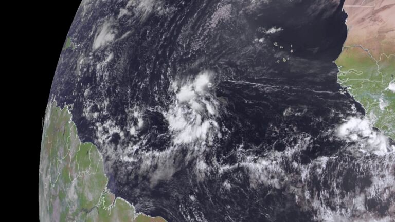 Central Atlantic disturbance 95L likely to develop » Yale Climate Connections