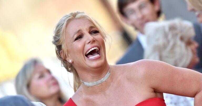 Britney Spears Returns to Instagram With Racy Photo After Deleting Account