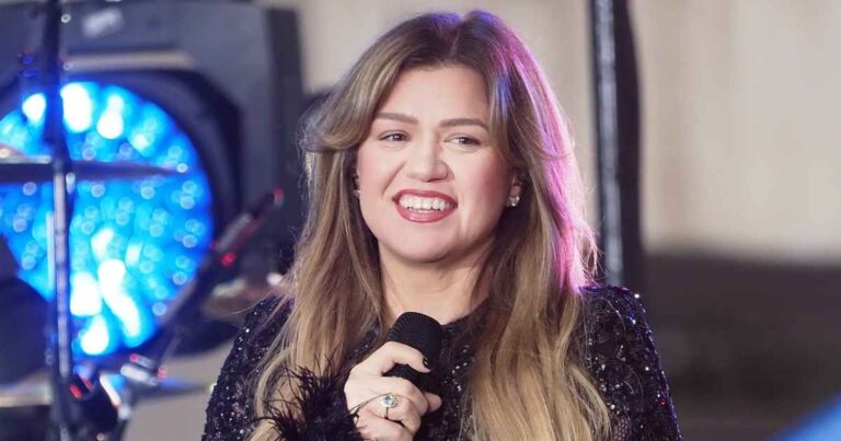 Kelly Clarkson Returns to The Voice for Season 29’s Battle of Champions