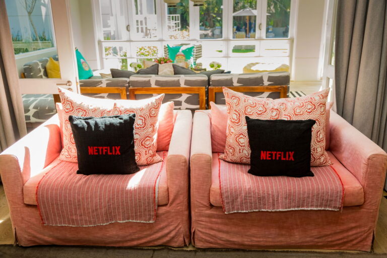 What are the Top Romantic Comedies to Binge Watch on Netflix?