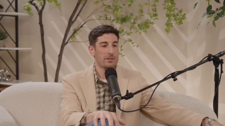 Jason Biggs Showed 11-Year-Old THAT ‘American Pie’ Scene!