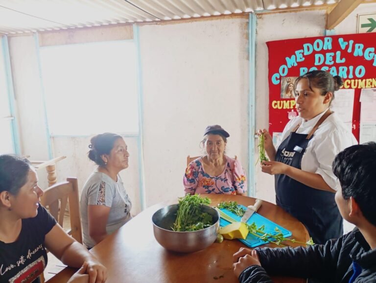 Comedores peruanos promueven el uso total de los alimentos y crean comidas ricas en el proceso » Yale Climate Connections