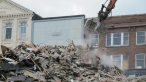 ‘Deconstruction Academy’ teaches people how to reduce construction waste » Yale Climate Connections