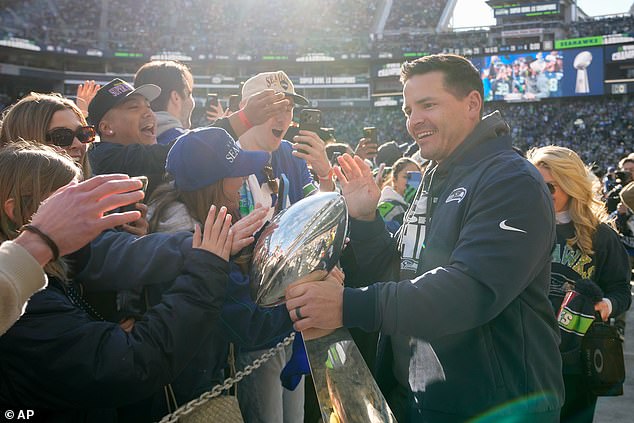 One million Seahawks fans line Seattle streets for Super Bowl parade despite city’s refusal to close schools