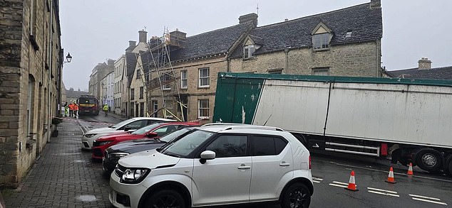 Cotswolds house-sitter narrowly avoided being impaled by scaffolding after HGV crashed into £1.4m cottage