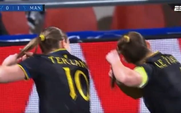 Man United Women’s players mock United Strand fan with haircut celebration after sealing sixth win in a row – as supporter’s wait for a trim nears 500 DAYS