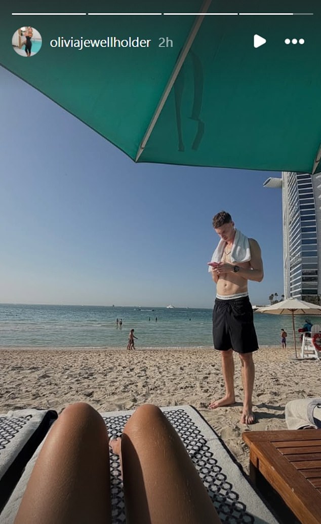 Liam Rosenior’s green light for Chelsea players to party: Manager reveals he sent stars to ‘switch off’ in Dubai – where they hit nightclubs and spent time with WAGS after flying by private jet