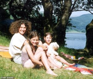 Lin and Megan Russell’s murders shocked Britain. Now they’re being reinvestigated after 30 years – with an already notorious killer in the frame. Welcome to THE CRIME DESK