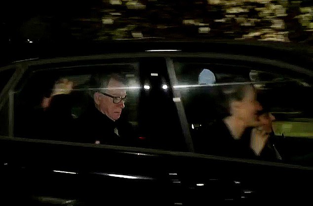 Met detectives APOLOGISE to Lindsay Hoyle for revealing to Lord Mandelson the Commons Speaker was source of ‘flight risk’ tip-off that prompted peer’s arrest